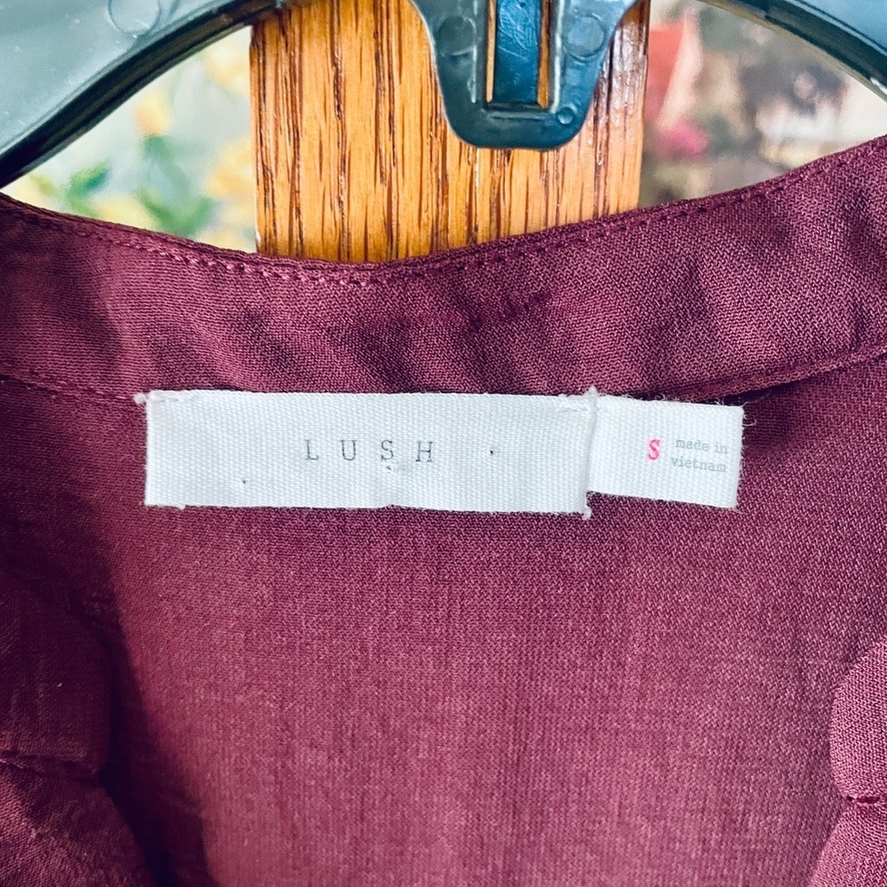 Lush cross front roll tab sleeve lightweight button hi-lo blouse SZ S burgundy - Picture 4 of 8
